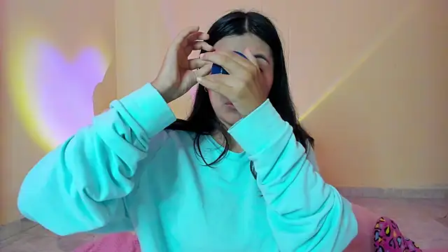  maiahairy  online show from October 12, 2025, 1:01 pm