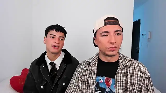 sweet boys xx online show from November 6, 2025, 1:04 pm