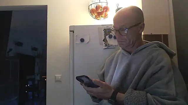 Nomi1612 online show from November 21, 2025, 8:19 pm