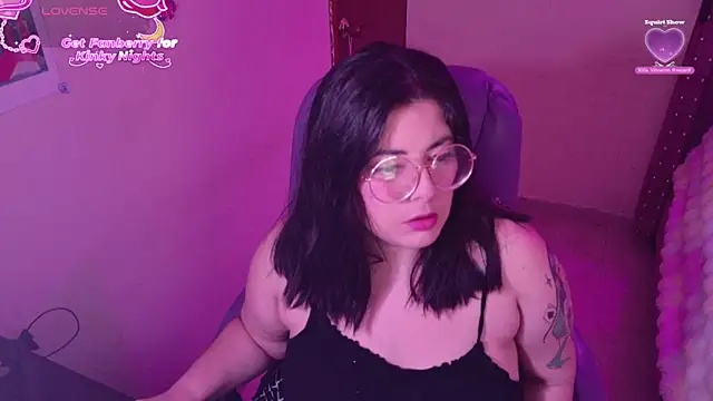 Snapshot of Azamy-12 chatting on October 27, 2025, 6:25 am Azamy-12 online show from October 27, 2025, 6:25 am