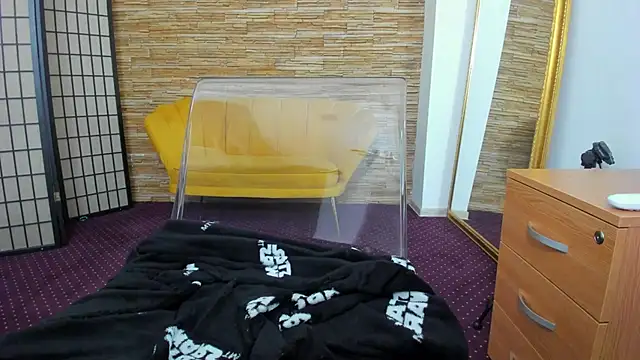 AishaRouhi online show from November 28, 2025, 6:02 am