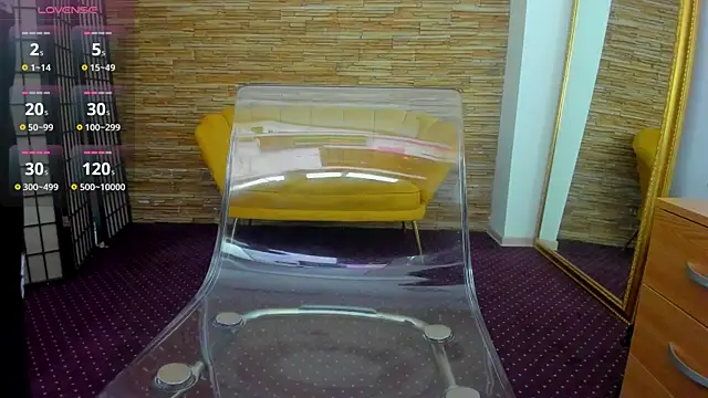 AishaRouhi online show from October 4, 2025, 5:42 am