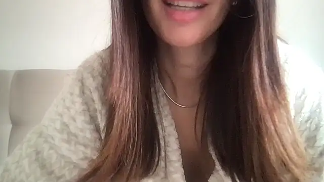 paolajonez online show from November 1, 2025, 3:17 pm