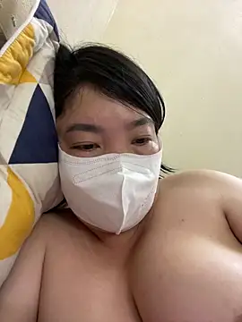 Hachi Sweetbabie  online show from February 8, 2026, 12:58 pm