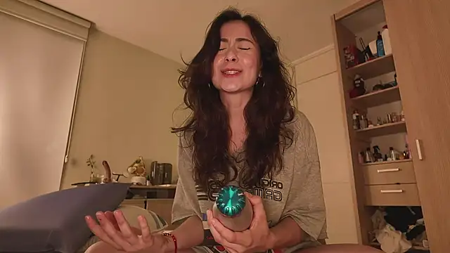 juanasnz99 online show from July 5, 2026, 3:00 am