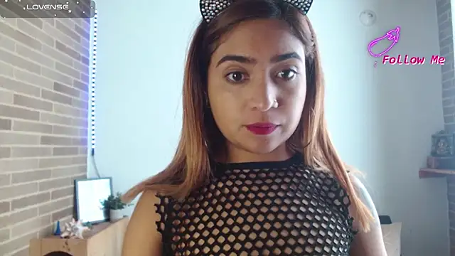 helenacyruss online show from March 13, 2025, 7:39 pm