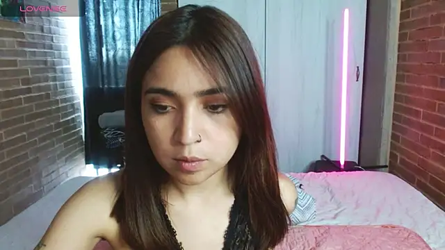 helenacyruss online show from September 23, 2025, 6:48 pm