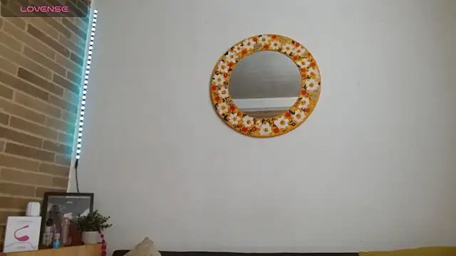 helenacyruss online show from March 21, 2025, 9:34 pm