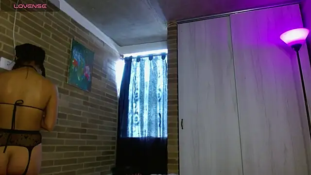 helenacyruss online show from October 8, 2025, 7:03 pm