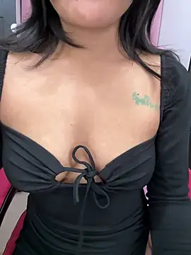 LeisyXO online show from January 14, 2026, 6:22 pm