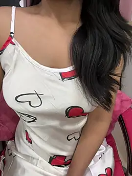 LeisyXO online show from April 14, 2026, 8:36 pm