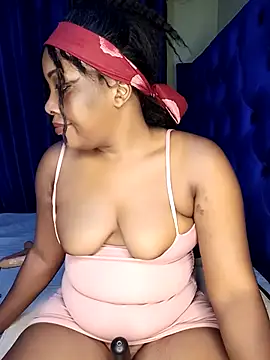 Queenshaz01 online show from March 11, 2025, 11:37 pm