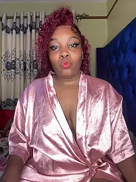 Snapshot of Queenshaz01 chatting on June 5, 2026, 10:37 pm Queenshaz01 online show from June 5, 2026, 10:37 pm