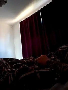 PAULMAXLEO online show from March 4, 2026, 9:28 am