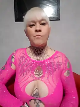 poussichienne online show from November 7, 2025, 4:44 pm