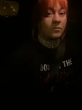 poussichienne online show from March 7, 2026, 4:19 am