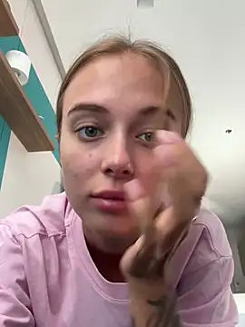 enjoy my beauty online show from February 23, 2025, 4:39 am