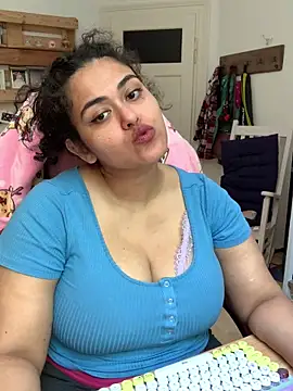 Curvydesifromgermany online show from June 1, 2026, 10:37 am