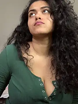 Curvydesifromgermany online show from December 13, 2024, 2:16 pm