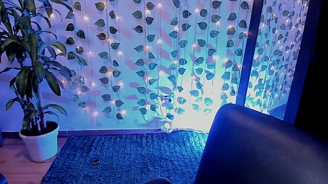 mariiana-diaz online show from February 26, 2025, 7:21 pm