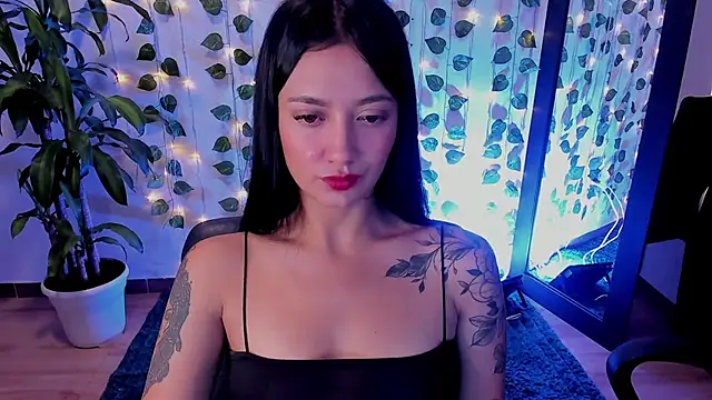 mariiana-diaz online show from March 7, 2025, 1:51 pm