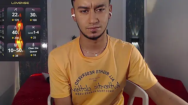 Kevin Torres online show from October 2, 2025, 8:56 pm