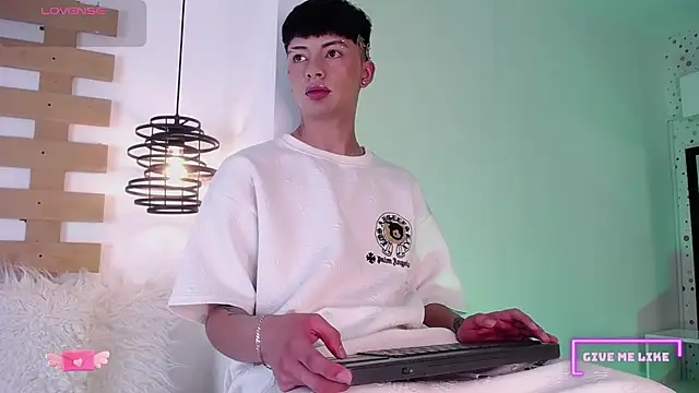 Steev Novoa online show from March 11, 2025, 5:13 am