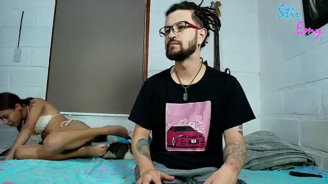 emiandstiv online show from March 13, 2025, 12:16 am