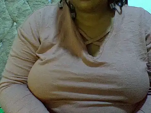 zoey10 online show from September 24, 2025, 6:47 pm