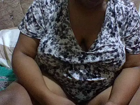 zoey10 online show from November 23, 2025, 5:17 am