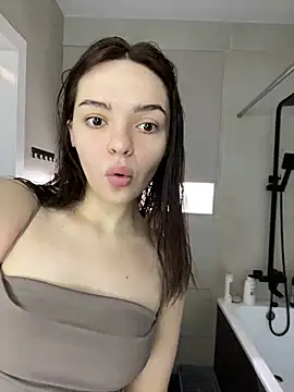 AnaWest online show from March 18, 2025, 2:40 am