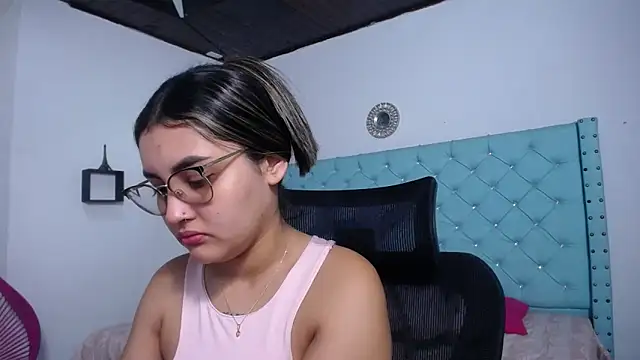 Snapshot of antonella_sweetlittle chatting on April 23, 2026, 12:11 pm antonella sweetlittle online show from April 23, 2026, 12:11 pm