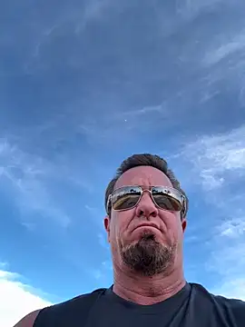 Snapshot of sluttydylan chatting on February 25, 2026, 12:11 am sluttydylan online show from February 25, 2026, 12:11 am