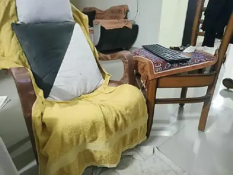 kaan3o3 online show from February 21, 2025, 2:38 pm