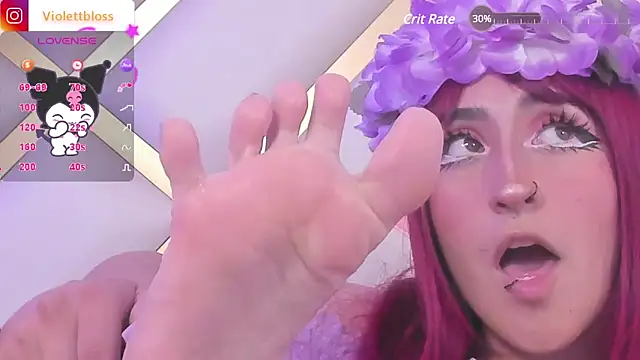 Snapshot of Violettbloss chatting on March 12, 2025, 3:35 am Violettbloss online show from March 12, 2025, 3:35 am