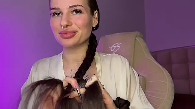 MarlynRobertsen online show from February 18, 2026, 12:56 pm