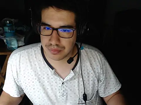 thealfawolf01 online show from March 10, 2025, 12:39 am