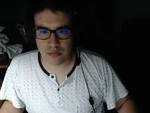 thealfawolf01 online show from March 18, 2025, 12:19 am