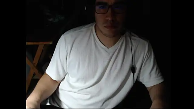 thealfawolf01 online show from March 12, 2025, 11:44 pm