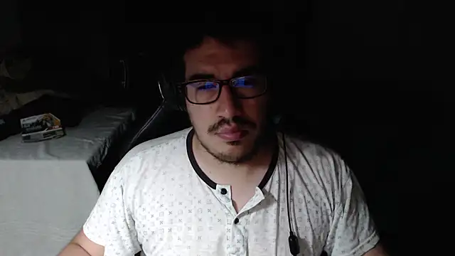 thealfawolf01 online show from October 14, 2025, 5:41 am