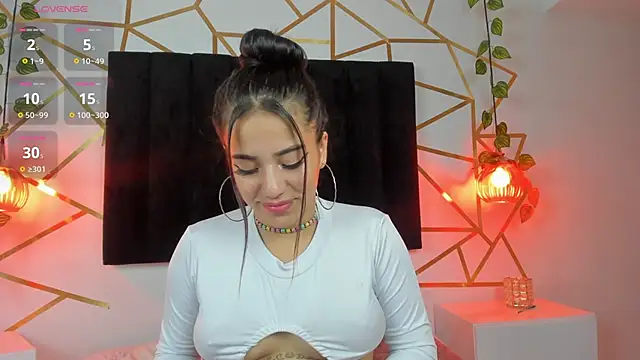 Megan Thompsonn online show from March 14, 2025, 3:47 pm