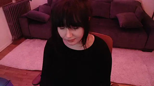 Lynylou online show from January 17, 2025, 10:01 pm