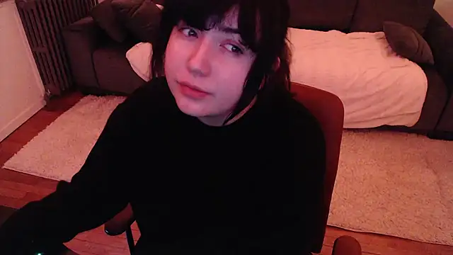 Lynylou online show from January 27, 2025, 2:20 am