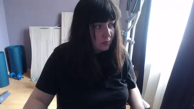 Lynylou online show from September 15, 2025, 12:49 pm