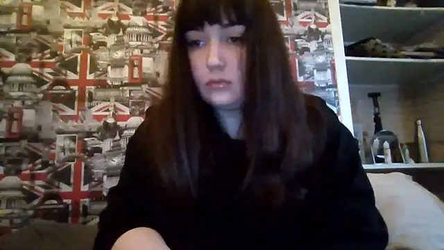 Lynylou online show from December 20, 2025, 3:15 pm