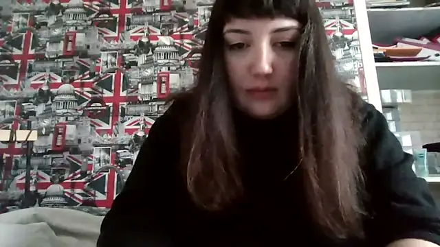 Lynylou online show from October 8, 2025, 1:56 pm