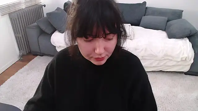 Lynylou online show from February 23, 2025, 8:17 am