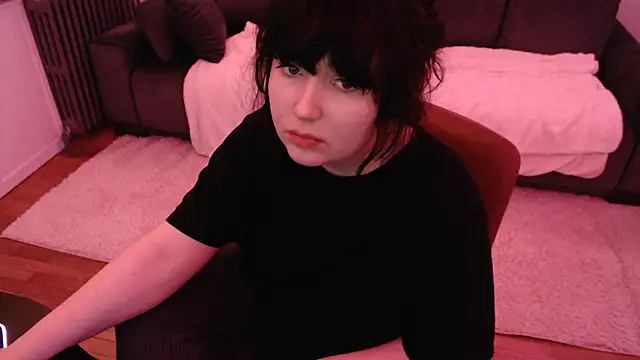 Lynylou online show from January 25, 2025, 12:59 am