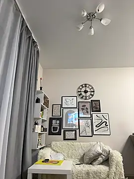 JudyWalkerr online show from March 8, 2025, 7:31 pm