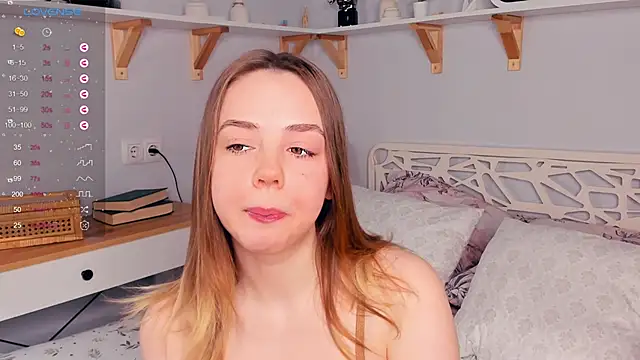 Snapshot of KiraGaves chatting on March 19, 2025, 6:44 pm KiraGaves online show from March 19, 2025, 6:44 pm